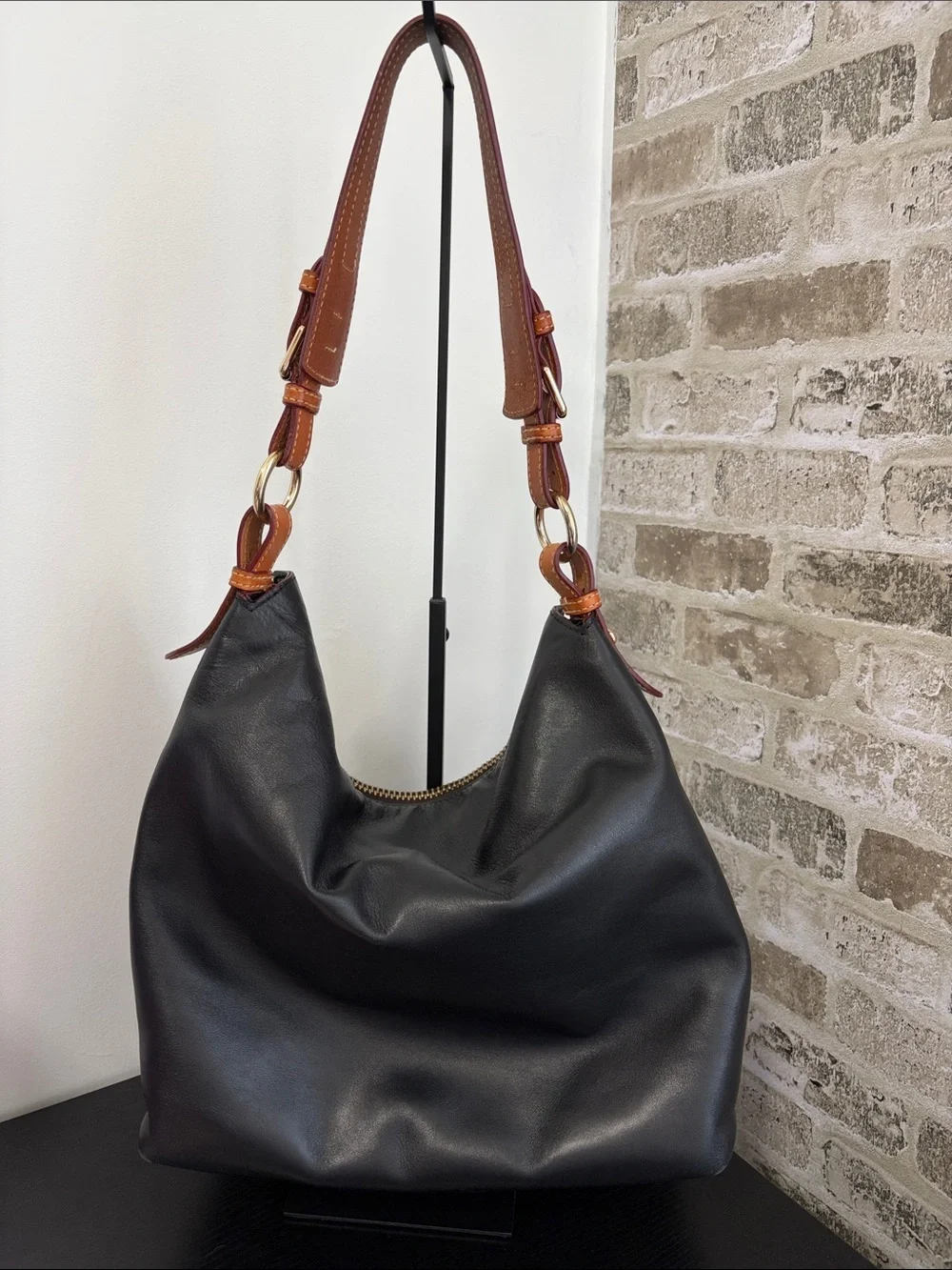 Dooney & Bourke needs screw
